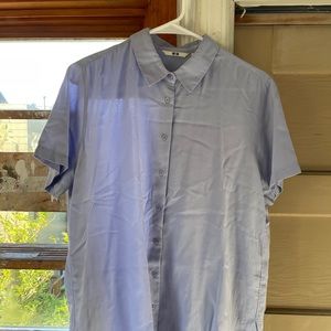 UNIQLO Short Sleeve Button Up Size M